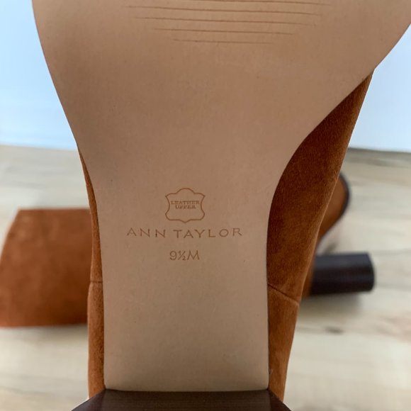 Ann Taylor Women's Suede Knee-High Pointed Toe Boots, Chestnut, size 9 NWOB - Picture 7 of 8